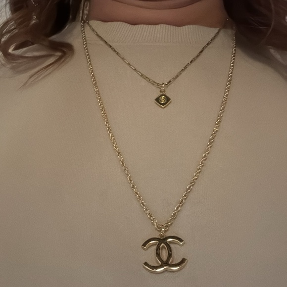 Authentic CHANEL CC Holiday Double Charm Pendant Bag charm Necklace Charm - Picture 15 of 16